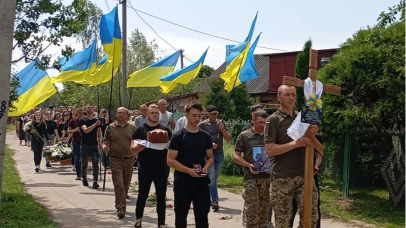 Назавжди молодий: на Волині попрощались з 26-річним Героєм Миколою Муковозом