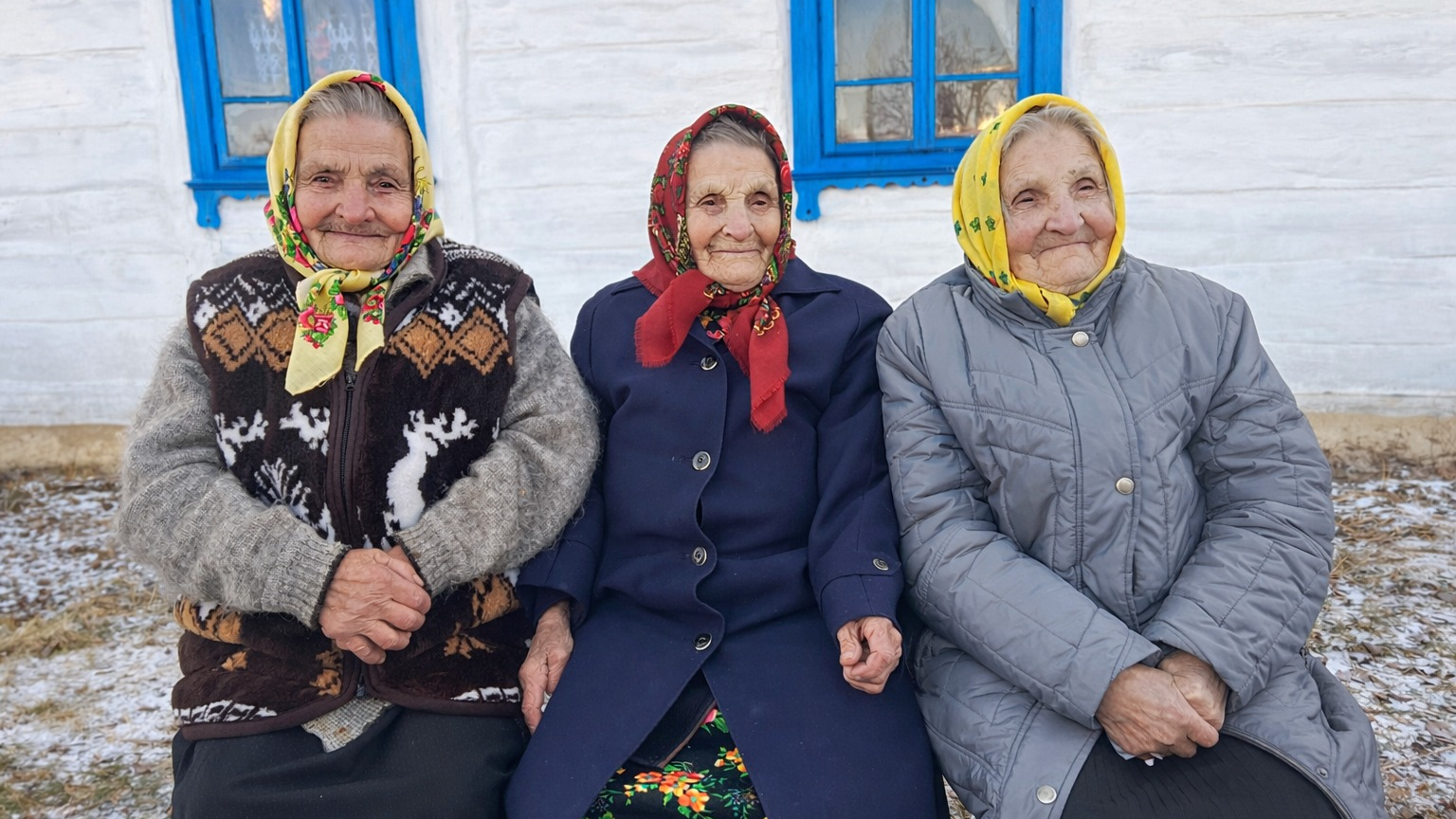 Дитинство, молодість і старість: три сестри-довгожительки прожили пліч-о-пліч в одному селі на Волині