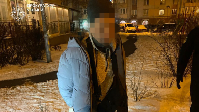 44-річного жителя Київщини підозрюють у розбещенні малолітньої дівчинки на Волині