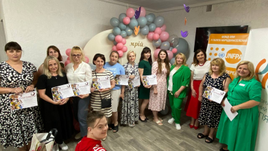 Понад 30 жінок зможуть відкрити власну справу: у Луцьку вручили сертифікати випускницям професійних курсів хабу «ВОНА»
