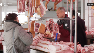 Чому дорожчає сало на Волині і що про це кажуть покупці і продавці