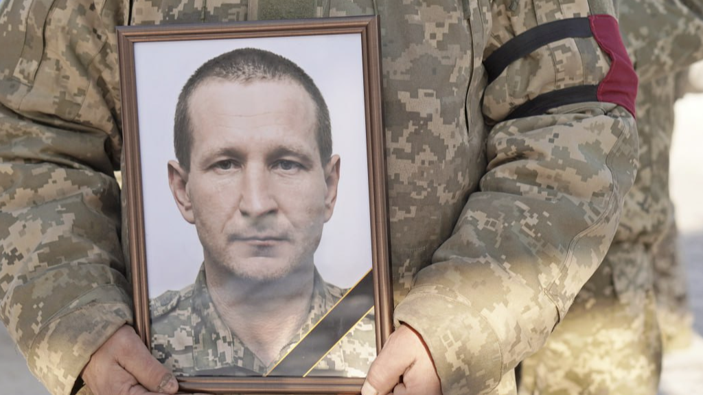 Життя обірвалося за два дні після 51-річчя: на Волині попрощалися з Героєм Віталієм Сідельським