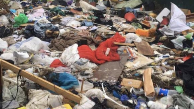 Волинянин влаштував стихійне сміттєзвалище у дворі