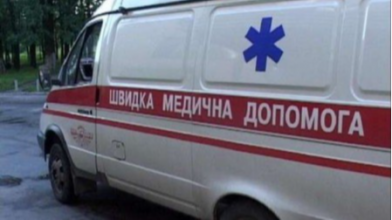 Підозрюють спробу самогубства: у Луцьку в квартирі виявили чоловіка із ножовим поранення