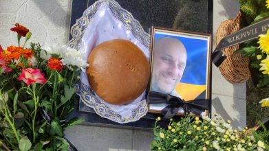 Довгий час вважався зниклим безвісти і був опізнаний по тесту ДНК: на Волині поховали Героя Дмитра Осіїка