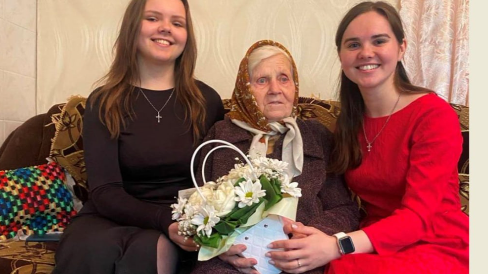 85 років доброти, сили й віри: на Волині бабуся у колі великої родини відзначила ювілей