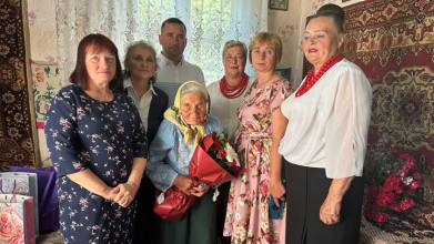 Матір-героїня з Волині відсвяткувала 90-річчя і мріє дочекатися сина з війни