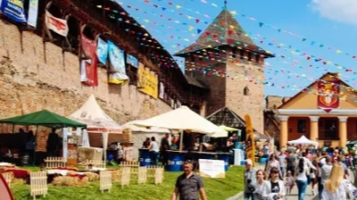 Масові бійки та алкоголь неповнолітнім на Food Fest: мер Луцька звернувся до розпорядників замку