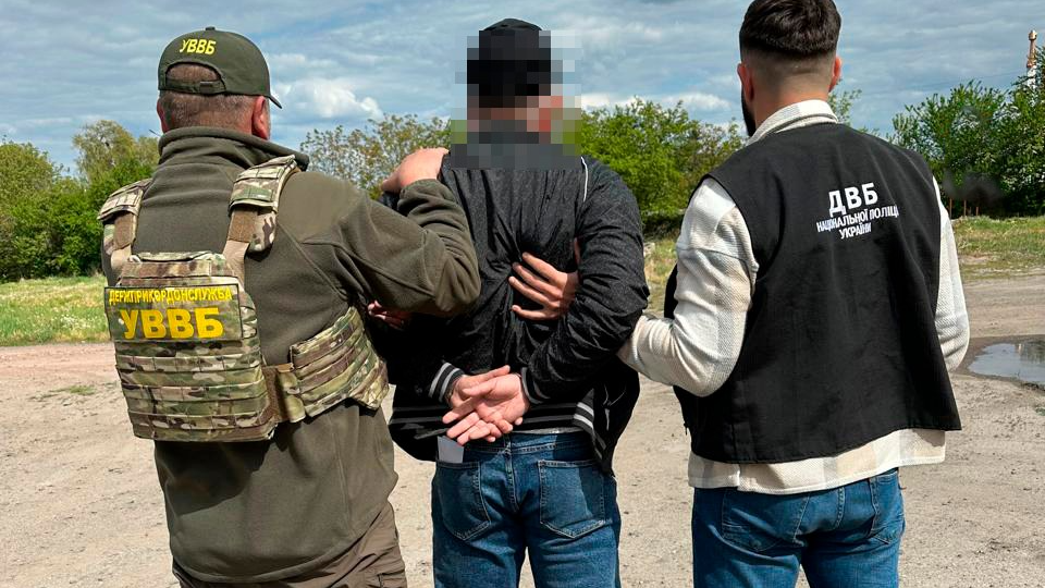 На Волині чоловік організовував незаконний виїзд ухилянтів за 8500 доларів — його затримали