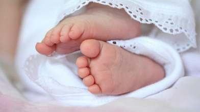 смерть немовляти під час операції, суд, медсестра