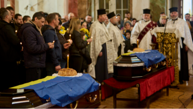У Луцьку провели в останню путь Героїв Андрія Міщука та Андрія Смалюка