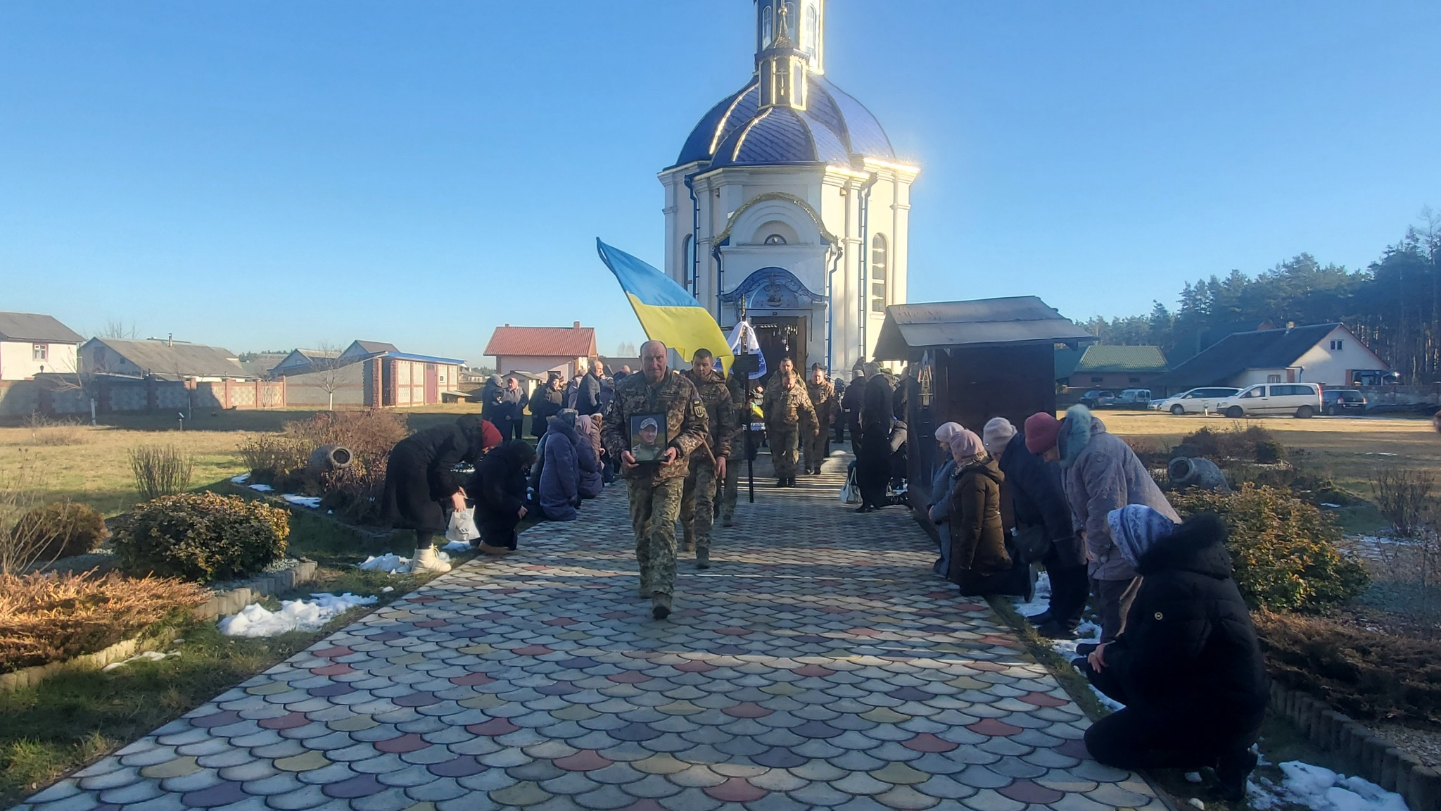 На Волині в останню дорогу провели 40-річного Героя Анатолія Семенюка