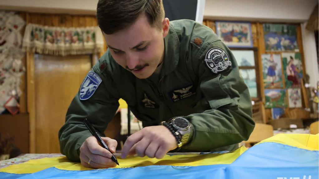 Легендарний льотчик «Karaya» відвідав Волинь: інтерв’ю з Героєм України