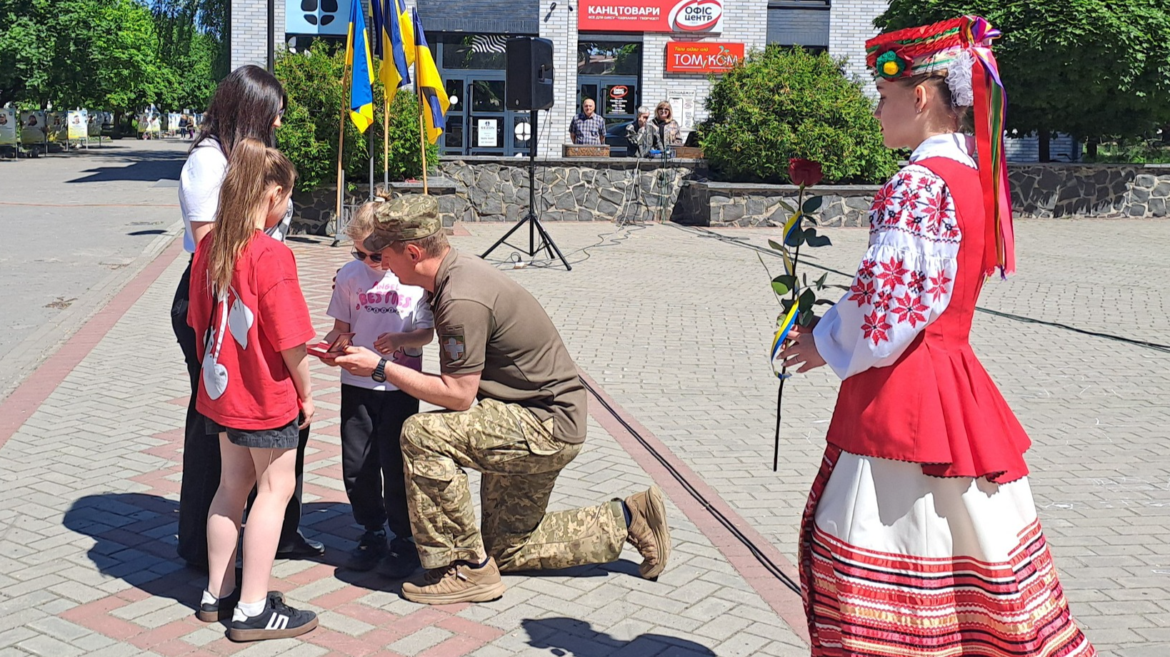 «Комбатантський хрест» та ордени «За мужність»: у місті на Волині вшанували полеглих воїнів