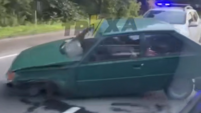 Водій — у реанімації: на Волині BMW зіткнувся із з легковиком під час обгону