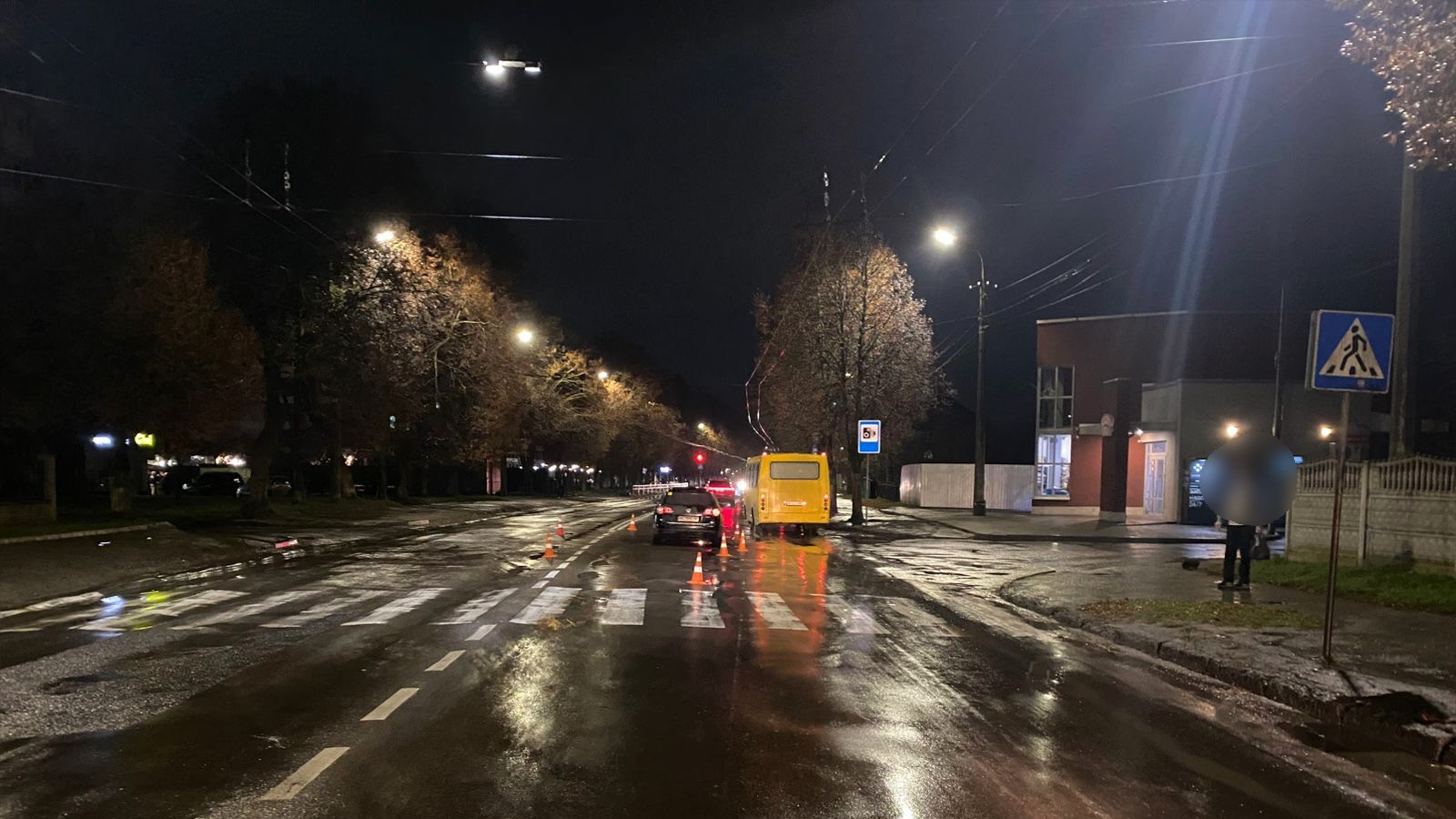 Постраждала жінка, яку в Луцьку на переході збив водій, у реанімації