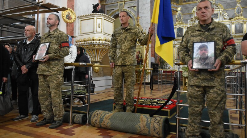 Загинули на Донеччині: у Луцьку попрощалися з військовослужбовцями Олександром Чируком та Іваном Литвіном