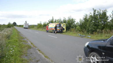 На Волині 19-річний водій вантажівки збив велосипедистку, жінку госпіталізували