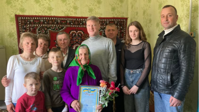 Має 4 внуків та 6 правнуків: бабуся з Волині відзначила 90-річчя