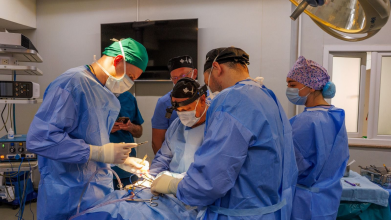 У Волинській обласній лікарні канадські хірурги разом прооперували поранених військових