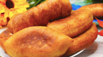 Тісто для пиріжків виходить як пух: простий рецепт, який вийде з першого разу