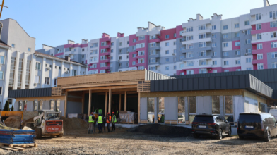 Роботи планують завершити до кінця травня: у Луцьку триває будівництво ветеранського простору