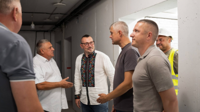 Житло за лічені дні: як в Україні будують модульні будинки для переселенців. Відео