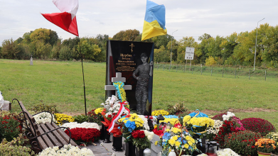 Поляки встановили пам’ятник загиблому бійцю з Волині Богдану Щербику