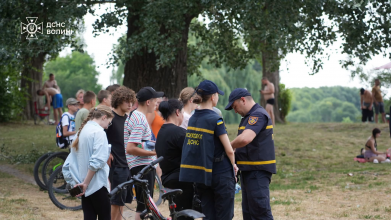 Шукали майже 20 годин: у Луцьку з водойми дістали тіло молодого хлопця