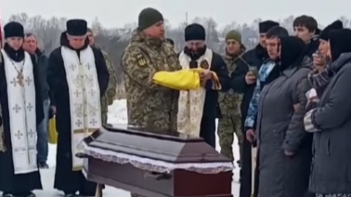 Майже два роки вважався зниклим безвісти: на Волині провели в останню дорогу загиблого воїна Олександра Васильчука