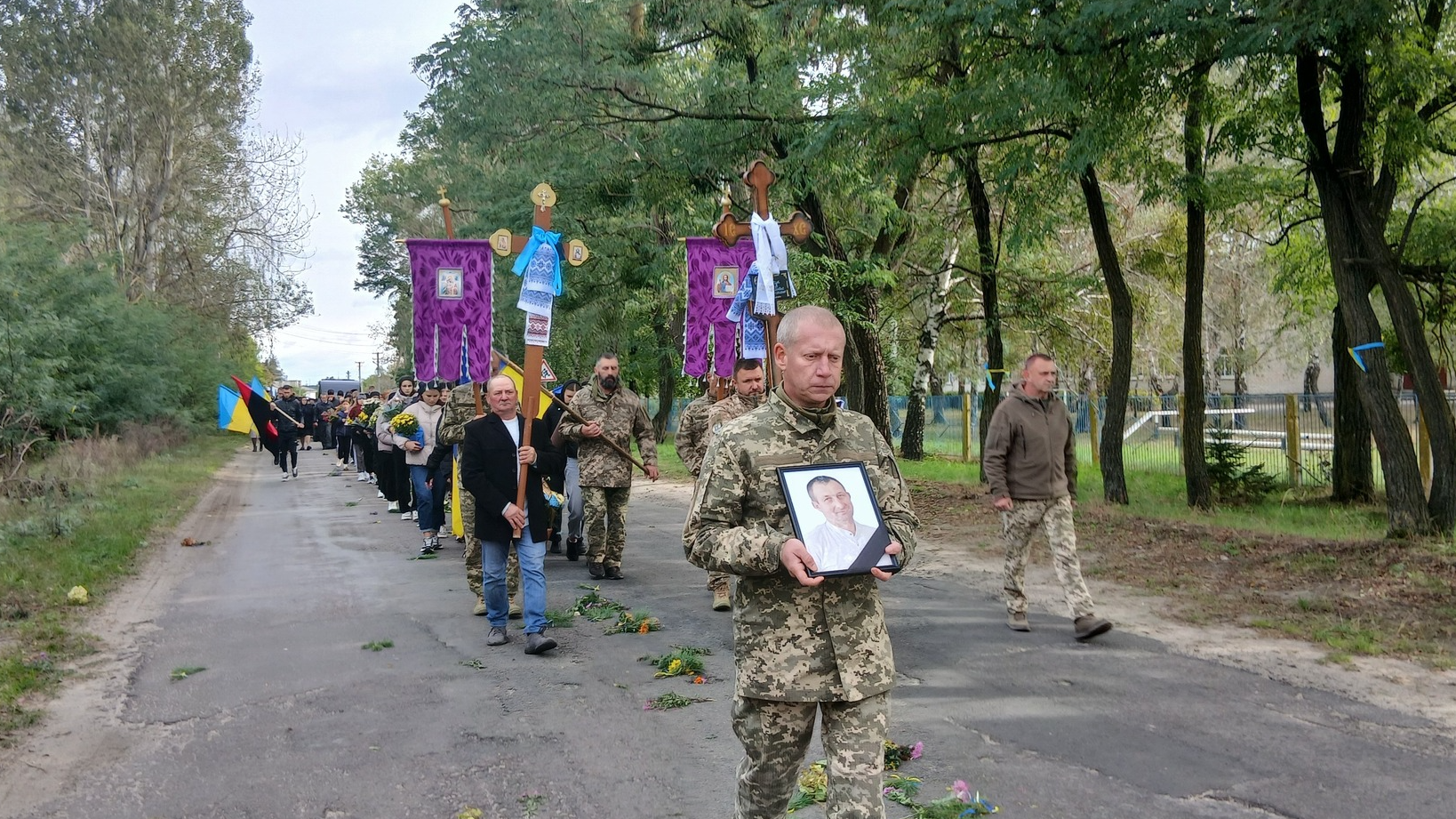 У липні мобілізували, а у вересні сповістили про загибель: на Волині попрощалися із загиблим захисником Віктором Карпуком