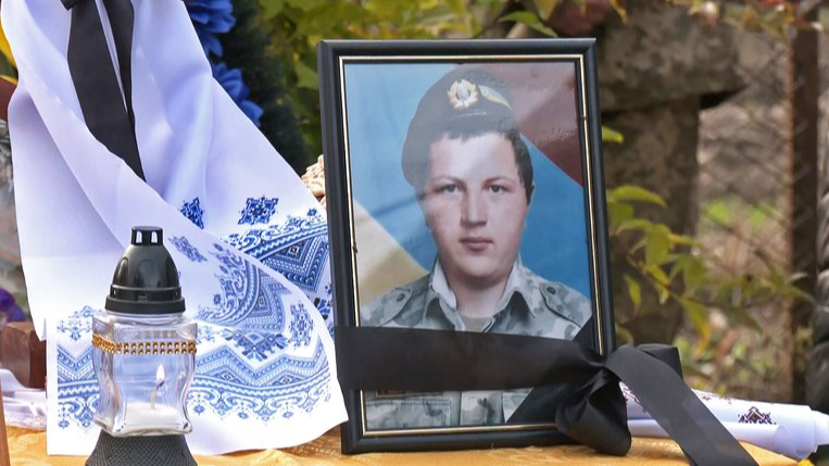 11 років родина чекала звістки: на Волині попрощалися із захисником Павлом Богайчуком