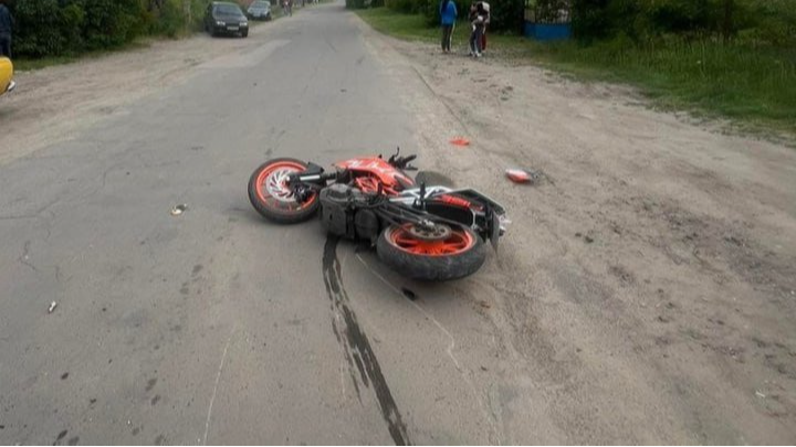 У Луцькому районі мотоцикл злетів у кювет: травмувалося двоє підлітків