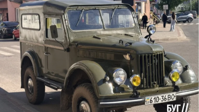 У Володимирі помітили рідкісний ретроавтомобіль — фото