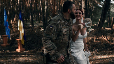 «У мене під серцем бандерятко»: українська снайперка, яка вийшла заміж на фронті, при  надії