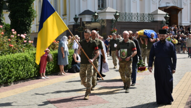 У Луцьку в останню дорогу провели полеглого Героя Анатолія Шепеля
