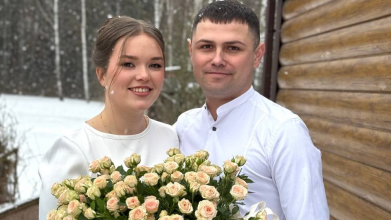 Бойовий медик і поліцейський з Волині заручився з коханою напередодні Дня закоханих