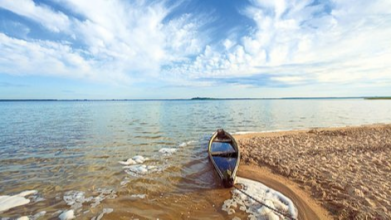 Від забитих пляжів до спокійного відпочинку: на Шацьких озерах туристичний сезон - у розпалі