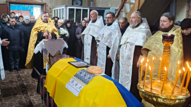 Загинув на Донеччині: на Волині провели в останню путь захисника Анатолія Савчука