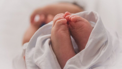 Не встигла дістатися до лікарні: на Рівненщині жінка народила 11 дитину у власному авто