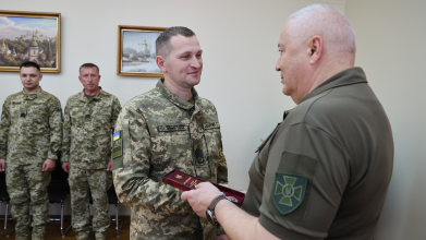 Троє волинських прикордонників отримали державні нагороди за героїзм на передовій