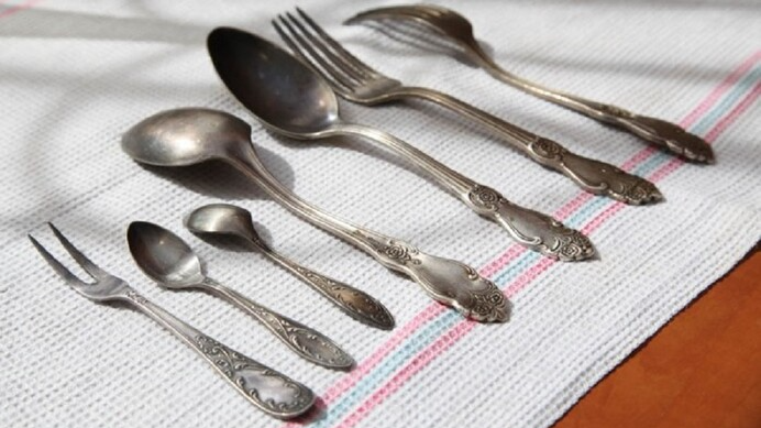 Ложки й виделки стануть як нові: як швидко відчистити столові прибори, щоб блищали