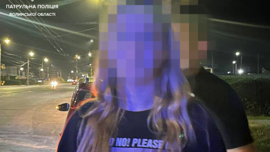 У Луцьку за кермом автівки зупинили 16-річну дівчину