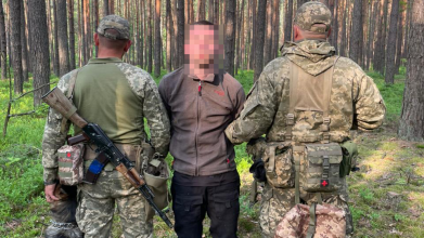 На Волині затримали ухилянтів, які втікали через ліс і ховалися від дронів. Відео