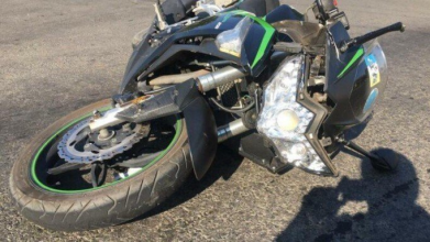 У Луцьку підліток на мотоциклі в’їхав в авто і втік: його судили