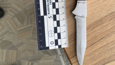 вчителька порізала ножем колегу у Дніпропетровській області