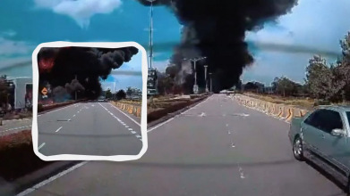 У Малайзії літак впав на автостраду: жахливі кадри трагедії