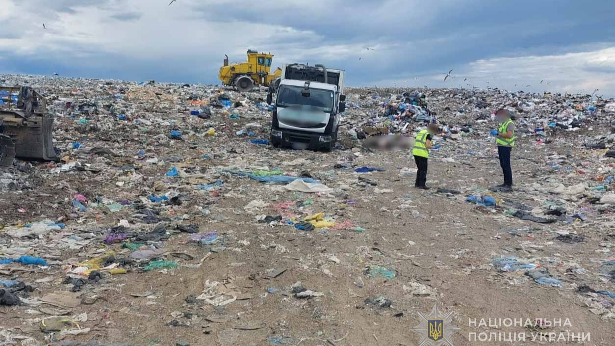 На Волині біля сміттєзвалища під колесами вантажівки загинув 69-річний чоловік