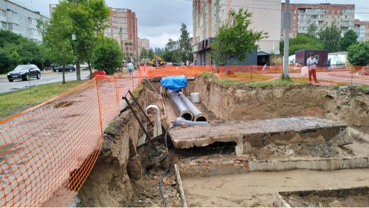 Через затримку ремонту в Луцьку без гарячої води залишаються 27 будинків і два навчальні заклади