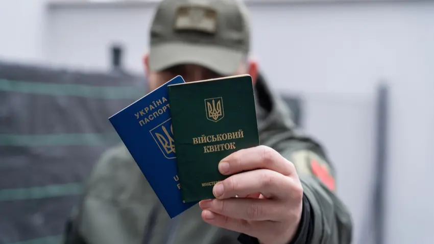 Чи може ТЦК затримувати чоловіків та забирати їх телефони